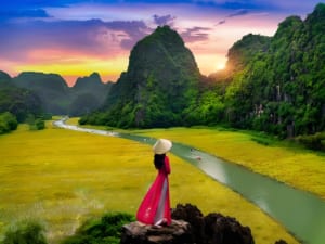 Hoa Lu - Tam Coc - 1 day trip by limousine